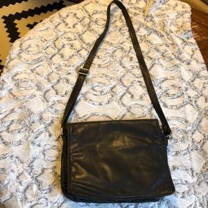 Wilson’s Leather Purse